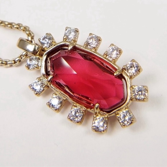 Kendra Scott Brett Pendant Necklace
Pink Berry - Picture 2 of 5